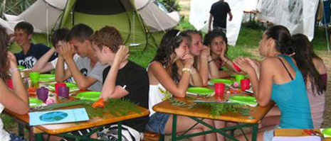 Repas en colonie de vacances