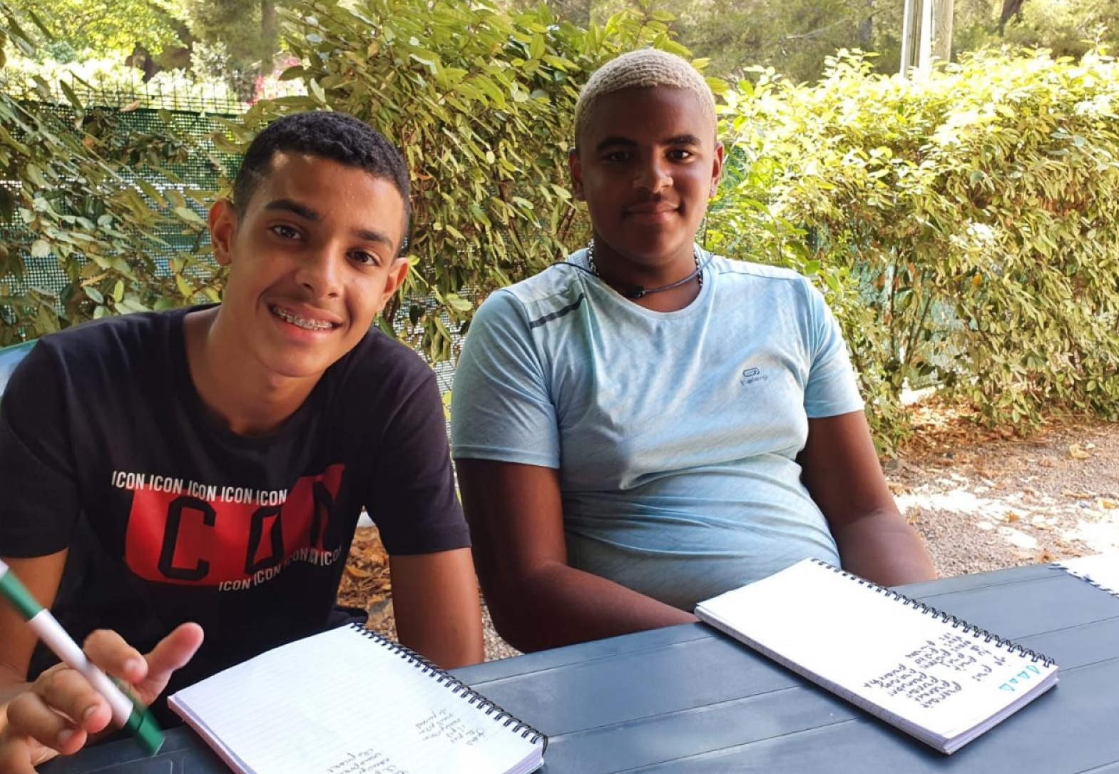 Garçon Etudes colonies apprenantes